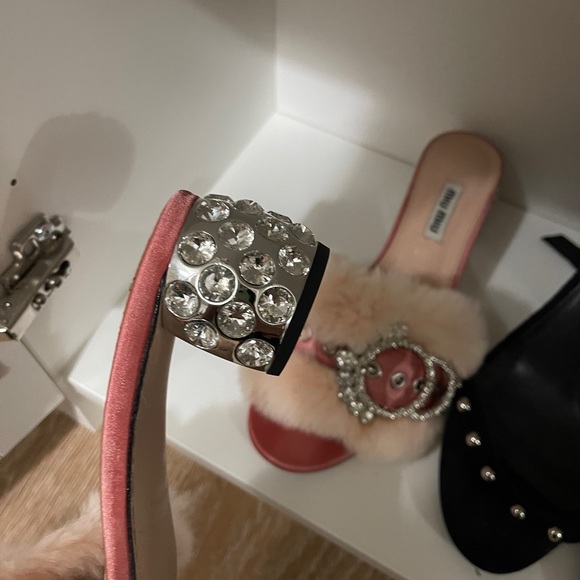Miu Miu pink sandals with crystal buckles and fur embellishment, crystal heels - Picture 3 of 6